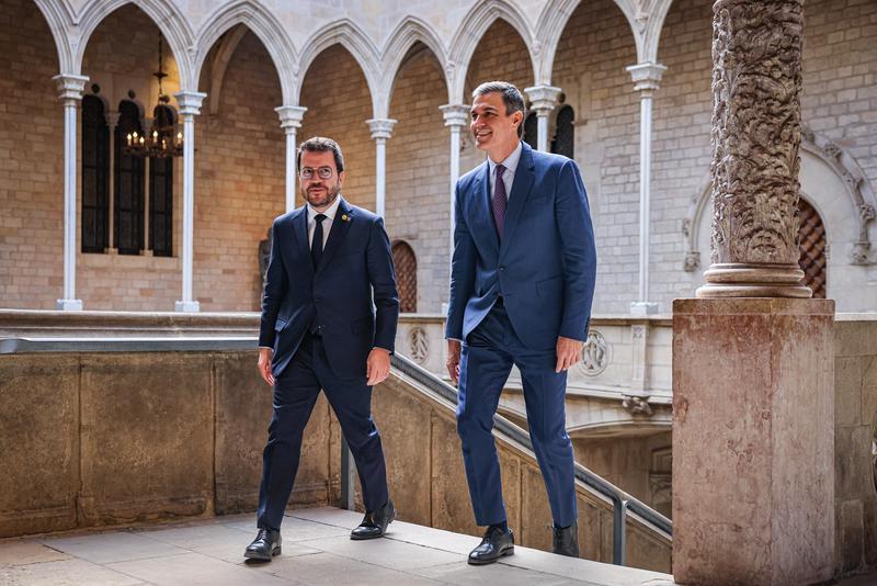 Aragonès i Sánchez es reuniran dimecres a Barcelona enmig de les negociacions d'ERC i PSC per investir Illa
