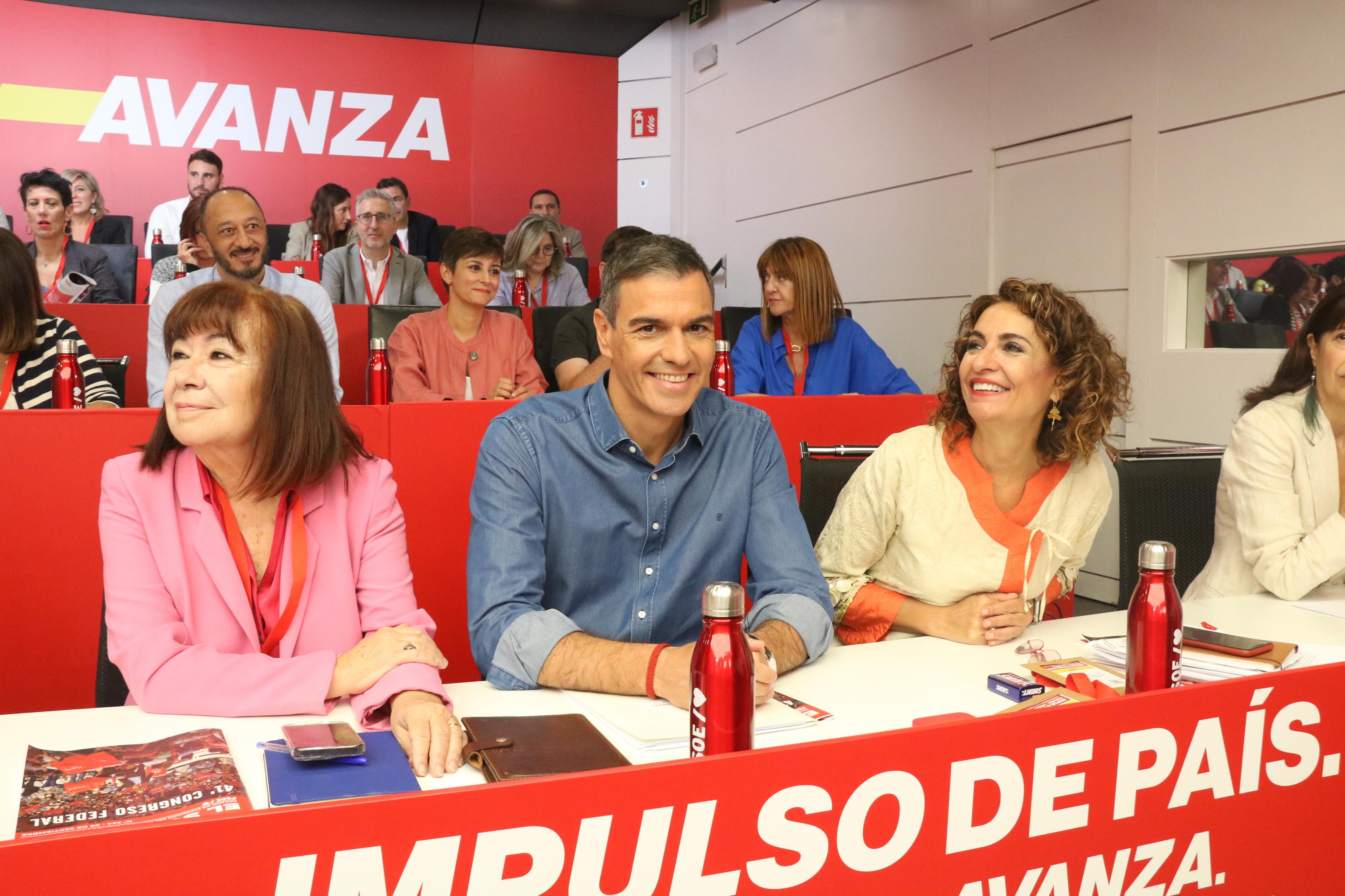 El CIS manté el PSOE (34%) com a primera força davant un PP (31,5%) que remunta tres punts respecte a setembre